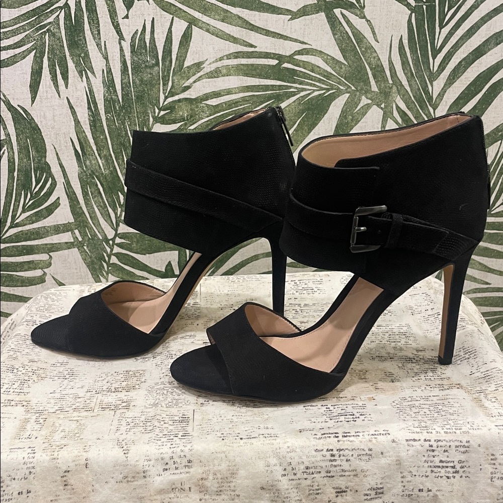 Vince Camuto black heels NWT